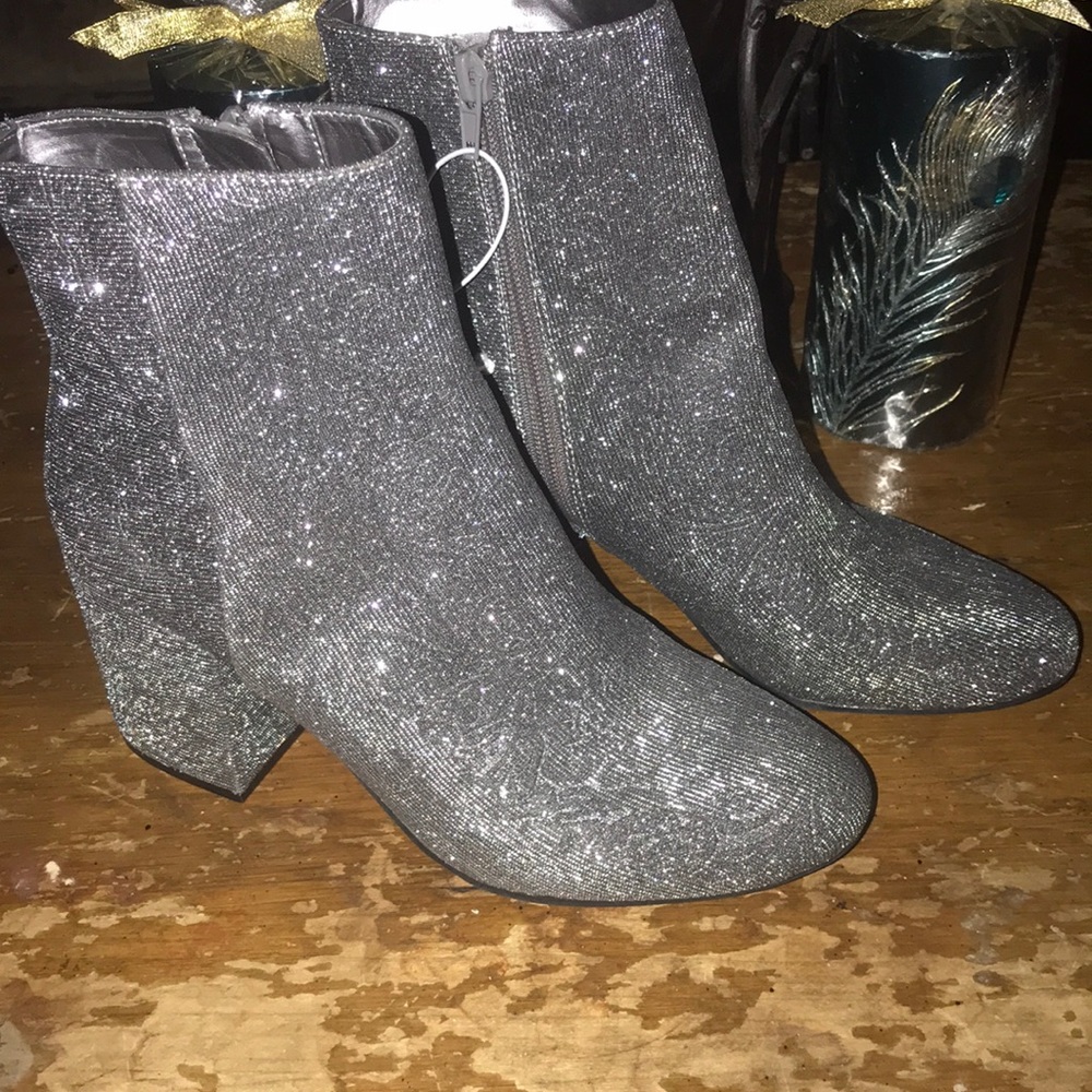 Carlos by Carlos Santana NWT sparkle ankle boots